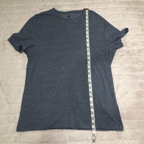 Men’s H&M Slim Fit Blue/Gray Stripped T-shirt Size Large (Smaller Fit) - Picture 5 of 5